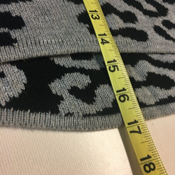 Kensie Cropped Knit Sweater Gray Black Leopard Animal Print Medium - Picture 4 of 8